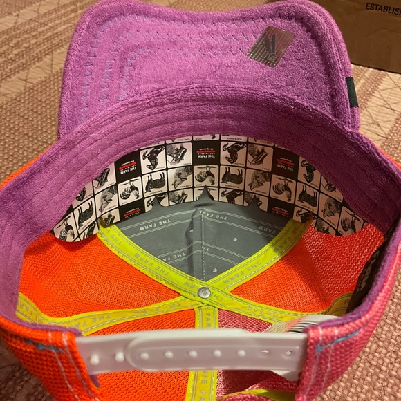 COPY - Goorin bros litmited edition trucker hat.                “LOUD LIZARD” !… - Picture 6 of 9